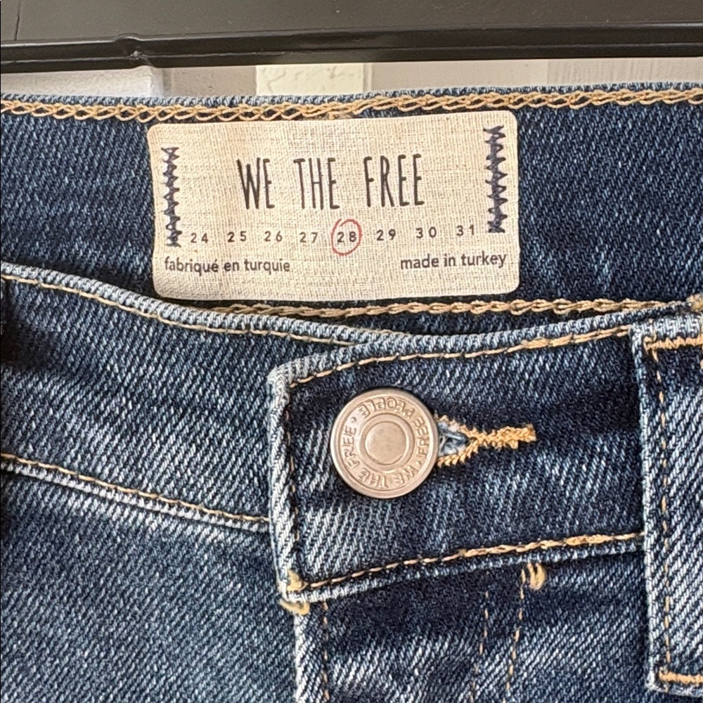 Free People We the Free 'About a Girl' Distressed Skinny Jeans Size 28 - Picture 8 of 9